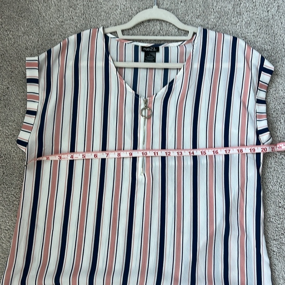 Women’s Striped V-Neck Top size L - Picture 4 of 5
